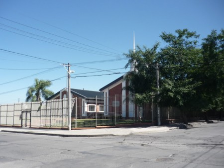 Iglesia mormona en nuestra ciudad. / Igreja mormona em nossa cidade.